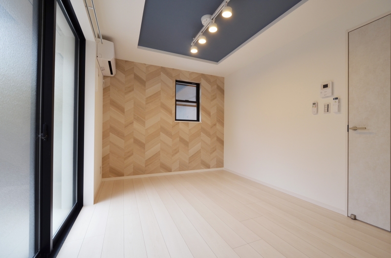 内装デザインに拘った木造三階建てアパート