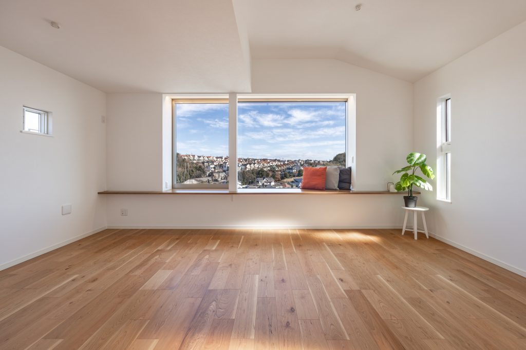 光と景色を楽しむFIX窓が印象的な町田市の家