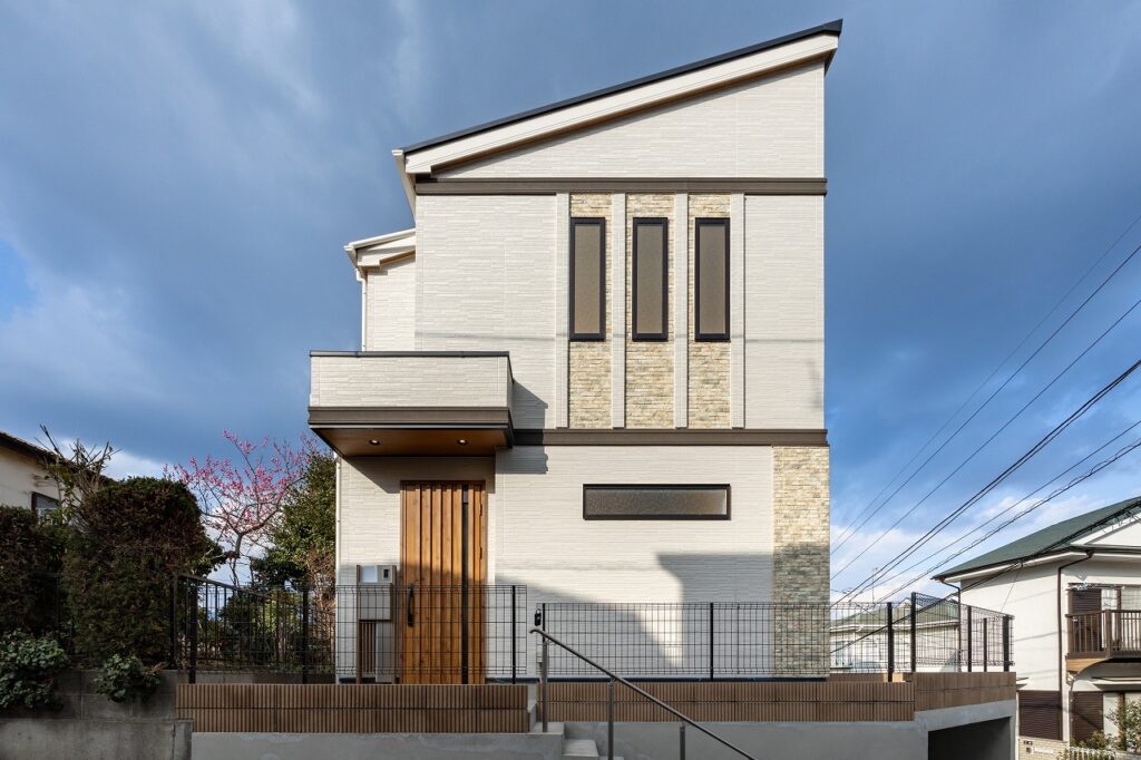 地下車庫付き・庭と眺望を楽しむ家｜秦野市今泉